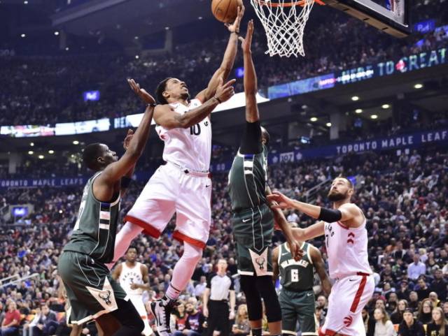 在篮球比赛 在篮球比赛