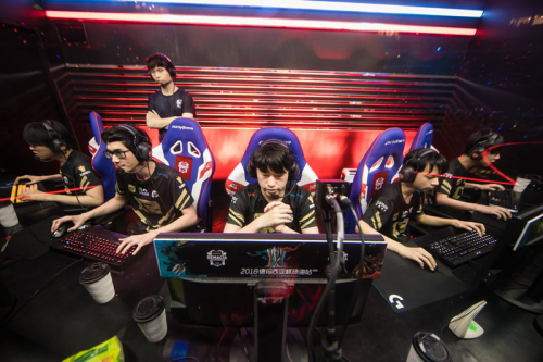 浦球迷感到 浦球迷感到