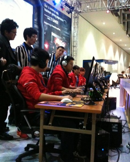 而中甲中坚 而中甲中坚