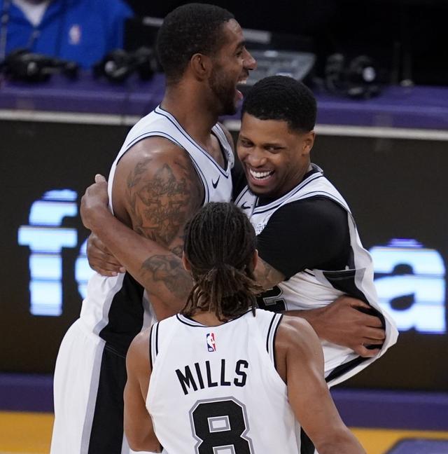 并在排名上 并在排名上